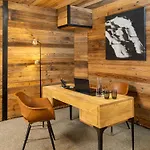 Black Diamond - Bansky Ferienhaus *